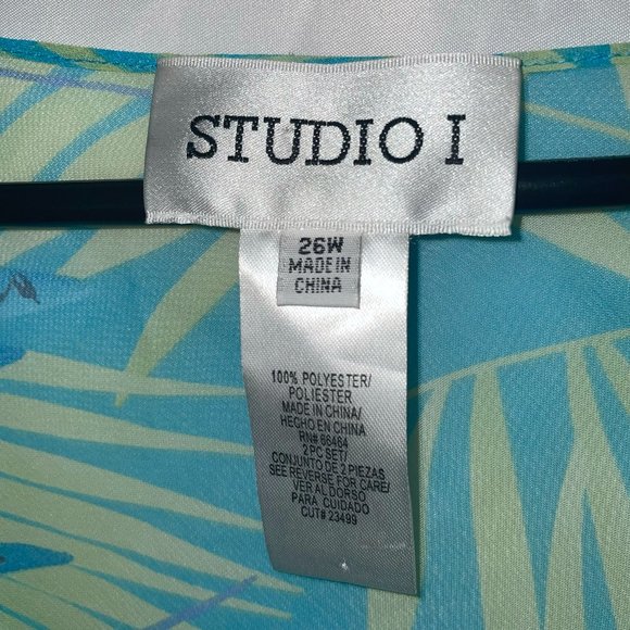 Studio One Plus Size Spring Cover Up - Picture 2 of 9